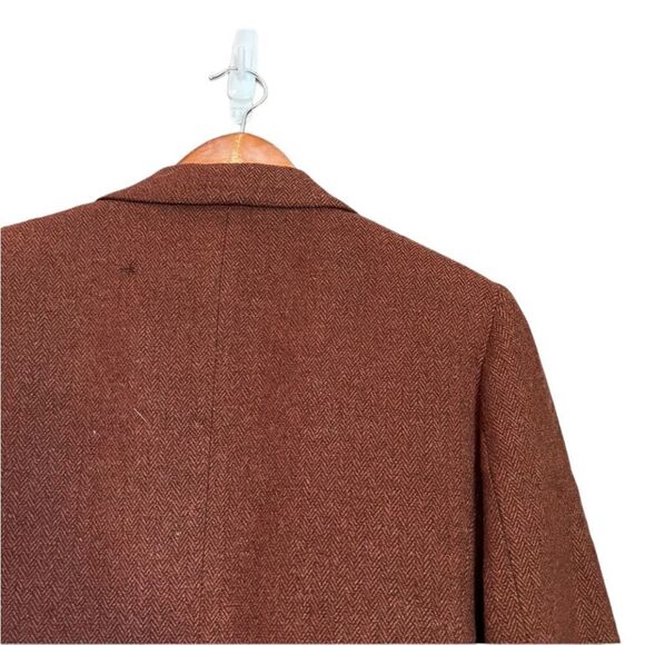 L.L. Bean wool blend blazer with shoulder padding - Picture 3 of 12